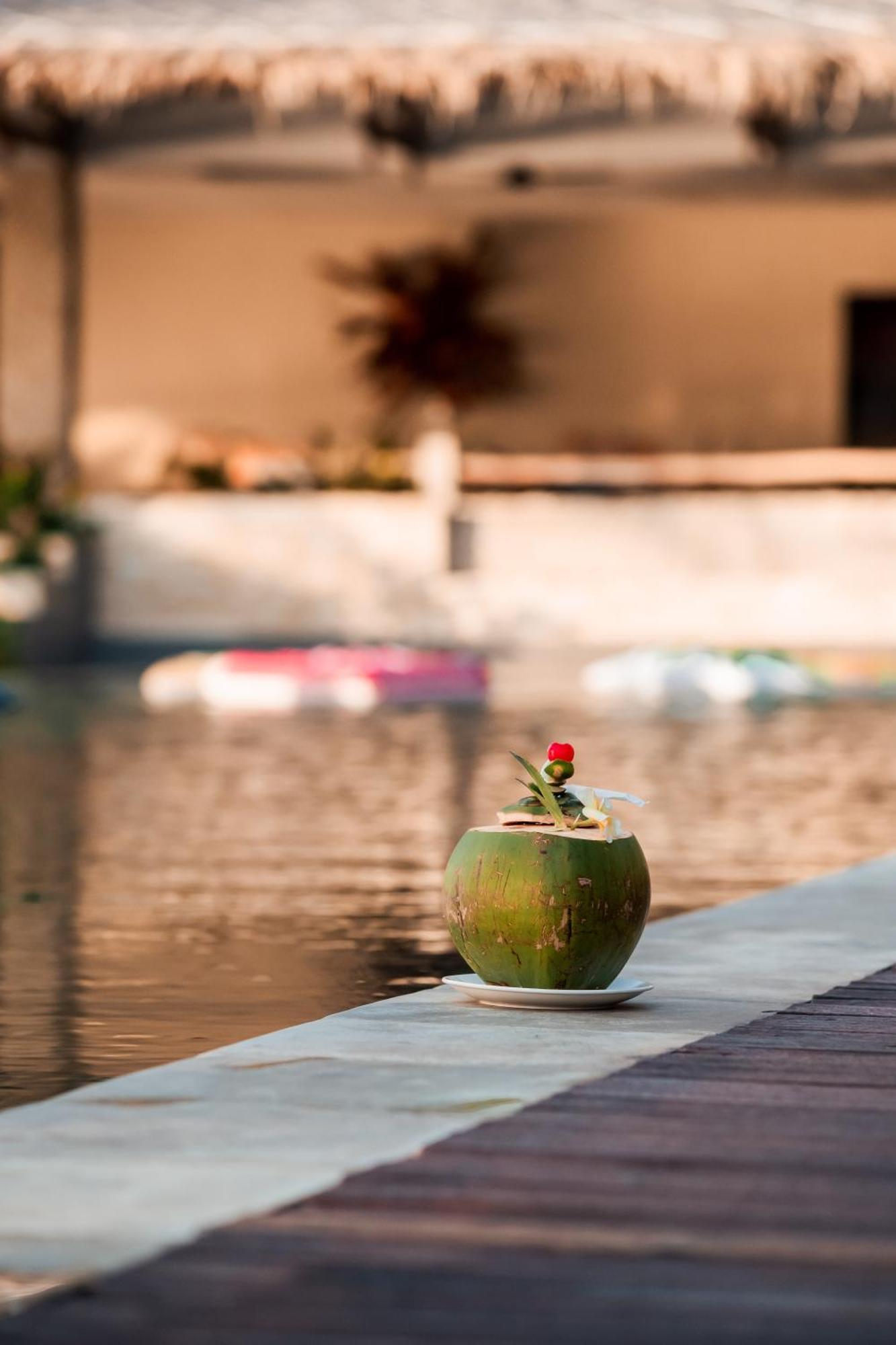 Living Asia Resort And Spa Senggigi Esterno foto